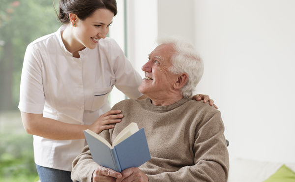 Personas Mayores: Cuidados y Asistencia